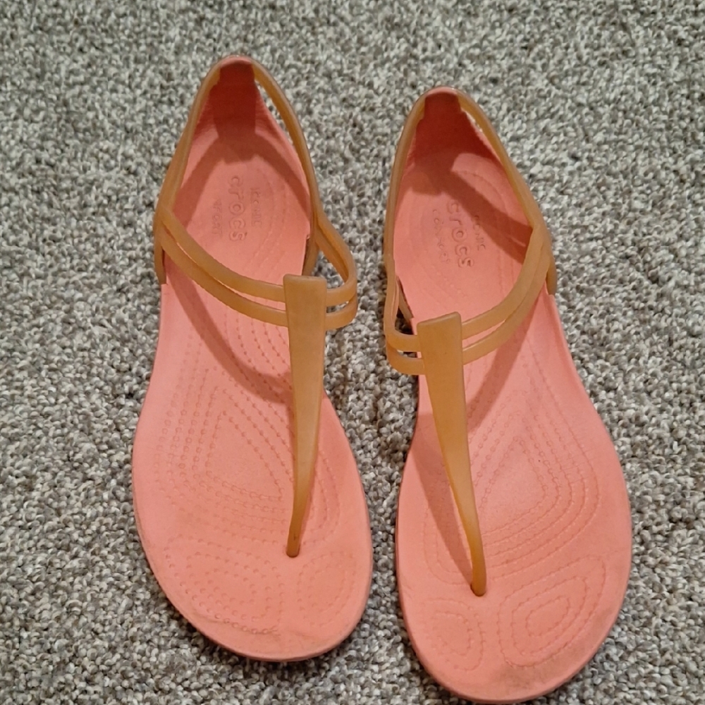 CROCS Isabella T-strap Women's Sandals in Orange and Peach Size 7